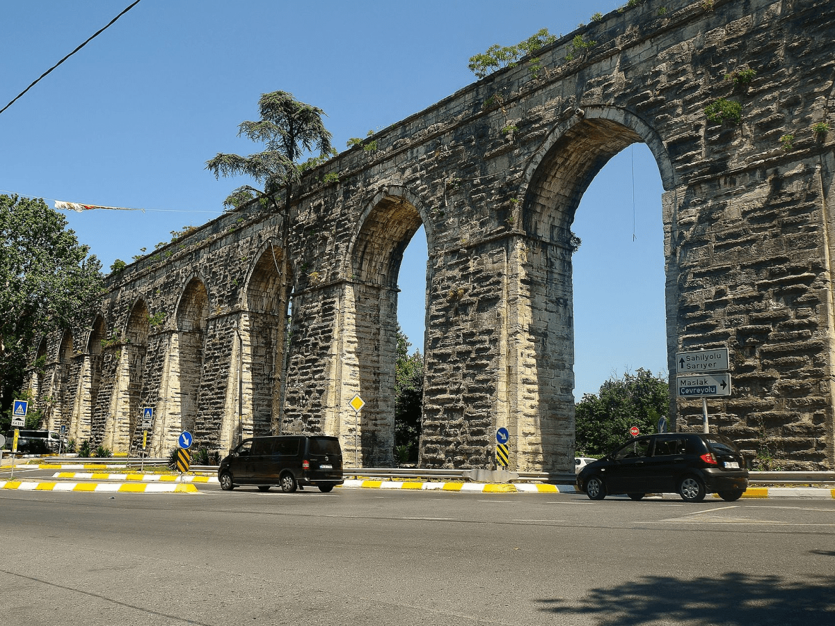 mysteries of the colossus: kemer&nbsp;(arches)